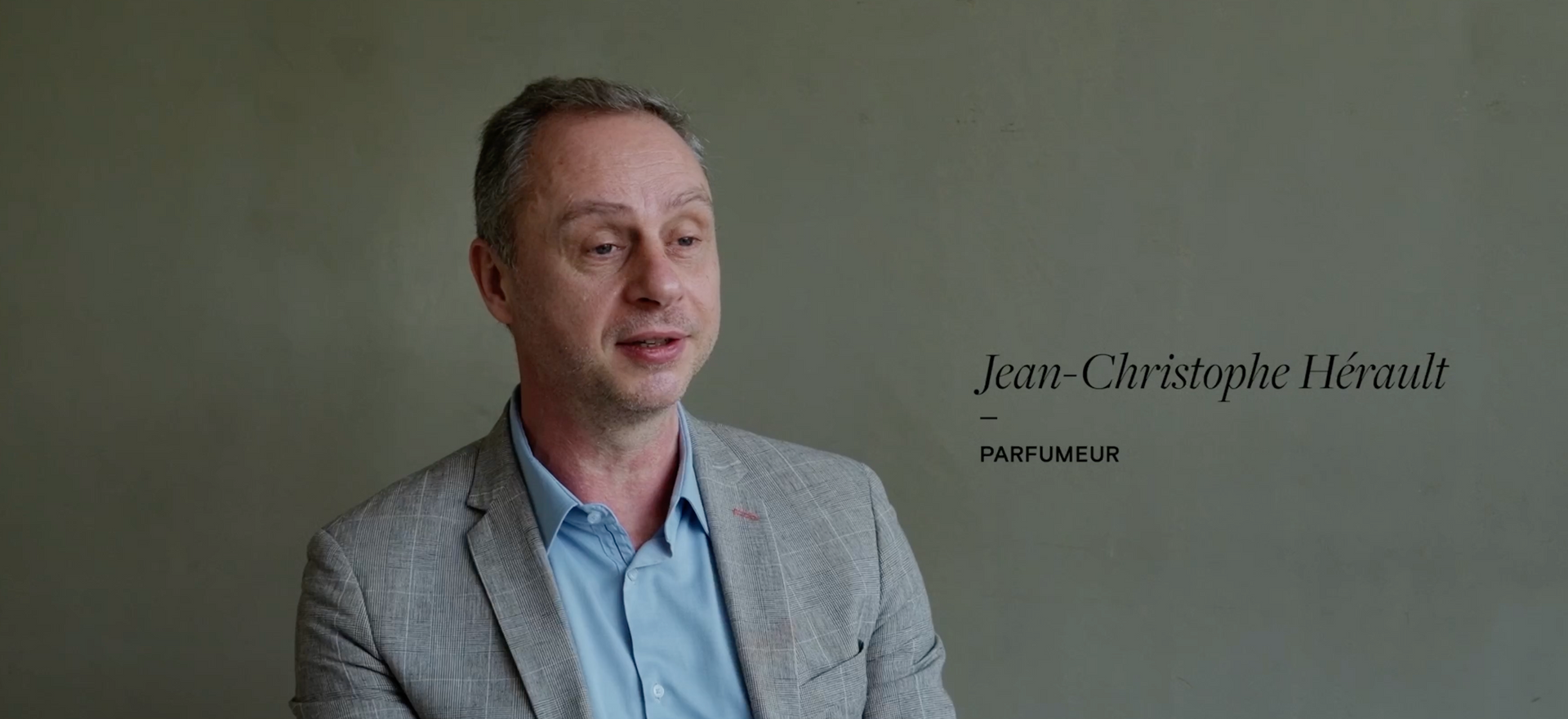 Charger la vidéo : Le parfumeur Jean-Christophe Hérault nous parle de sa création pour D&#39;ORSAY Sweet Disruption. W.T.